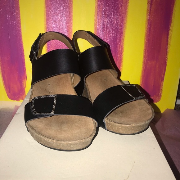 clarks cloud sandals